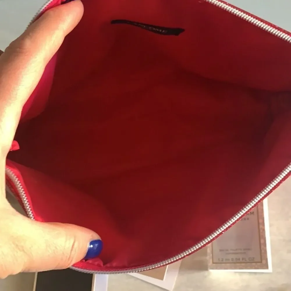 🎉1 hr sale 🎉 sparkly makeup bag & goodie’s